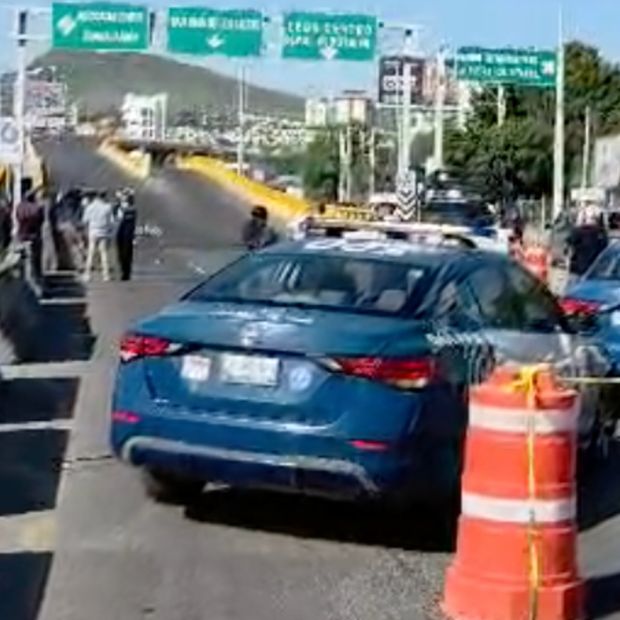 Ciclista Muere Atropellado en el Distribuidor Vial Benito Juárez en León, Guanajuato.